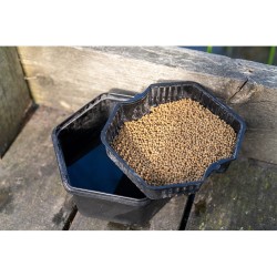 BOITE A ESCHES SECURE LOCK BAIT BOX AND SIEVE ZEBCO