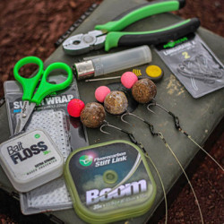 Korda - Fluorocarbon Stiff Link Boom 25lb Korda - Fluorocarbon Stiff Link Boom 25lb